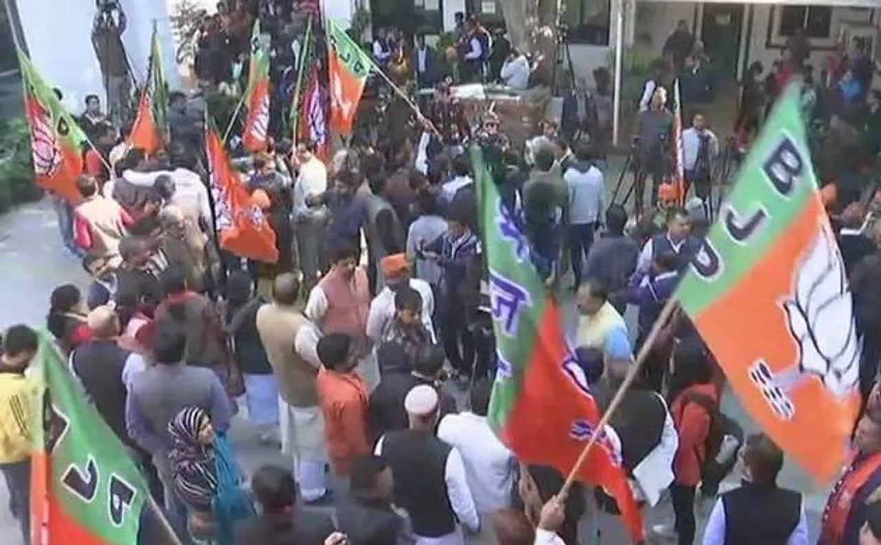 हिमाचल प्रदेश चुनाव: बीजेपी ने पहली सीट जीती, बहुमत से सरकार बनाने की ओर बढ़ी