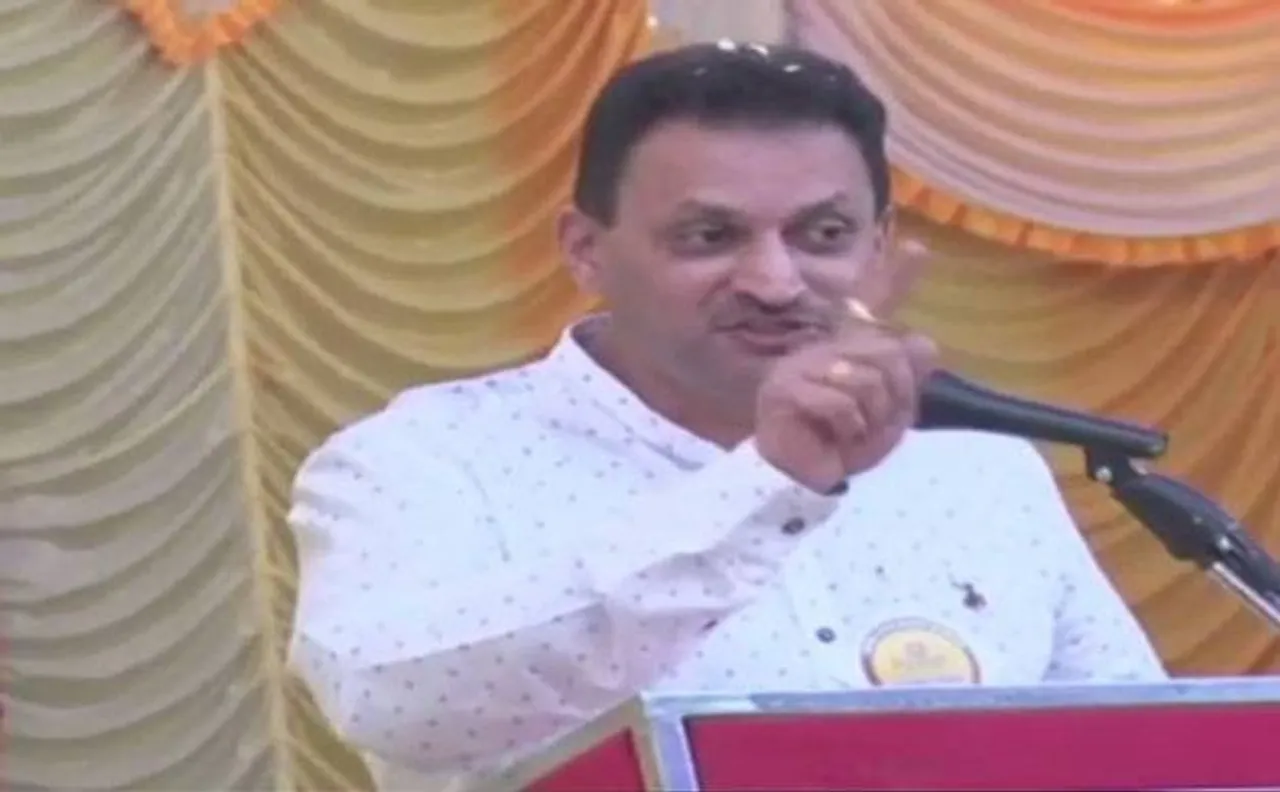 केंद्रीय मंत्री अनंत हेगड़े का विवादित बयान, धर्मनिरपेक्ष लोगों को अपने वंश का पता नहीं