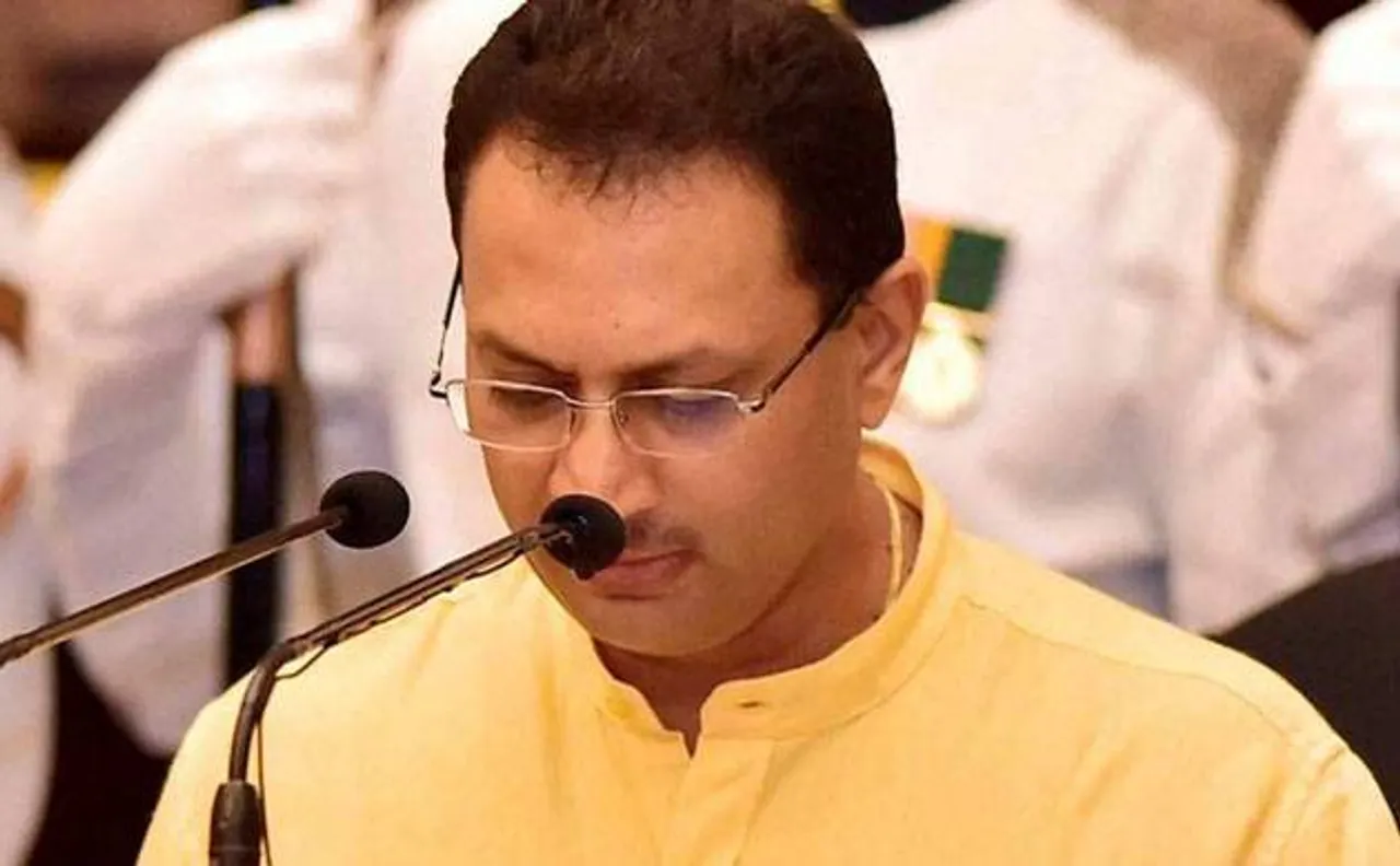 संविधान को लेकर दिये विवाद बयान पर अनंत हेगड़े ने मांगी माफी