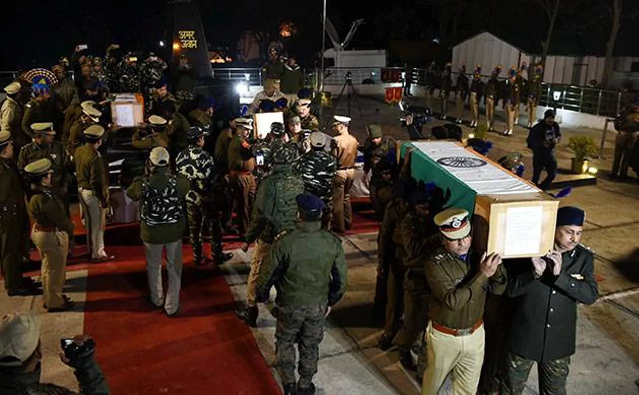पुलवामा हमला: CRPF जवान शरीफुद्दीन समेत 5 शहीद, जैश के 2 आतंकी ढेर