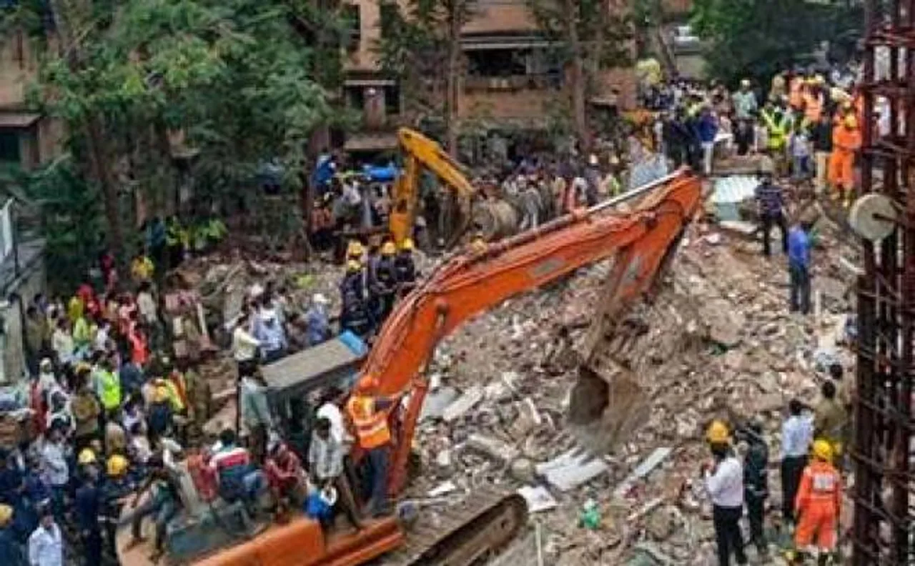 मुंबई: पवई में क्रेन गिरने से 3 मज़दूरों की मौत 2 घायल