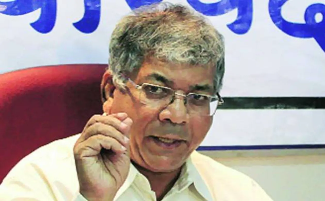 भीमा-कोरेगांव कांड के दोषियों पर नहीं हुई कार्रवाई तो हिंदुओं में भी पैदा होगा हाफिज सईद: प्रकाश अंबेडकर