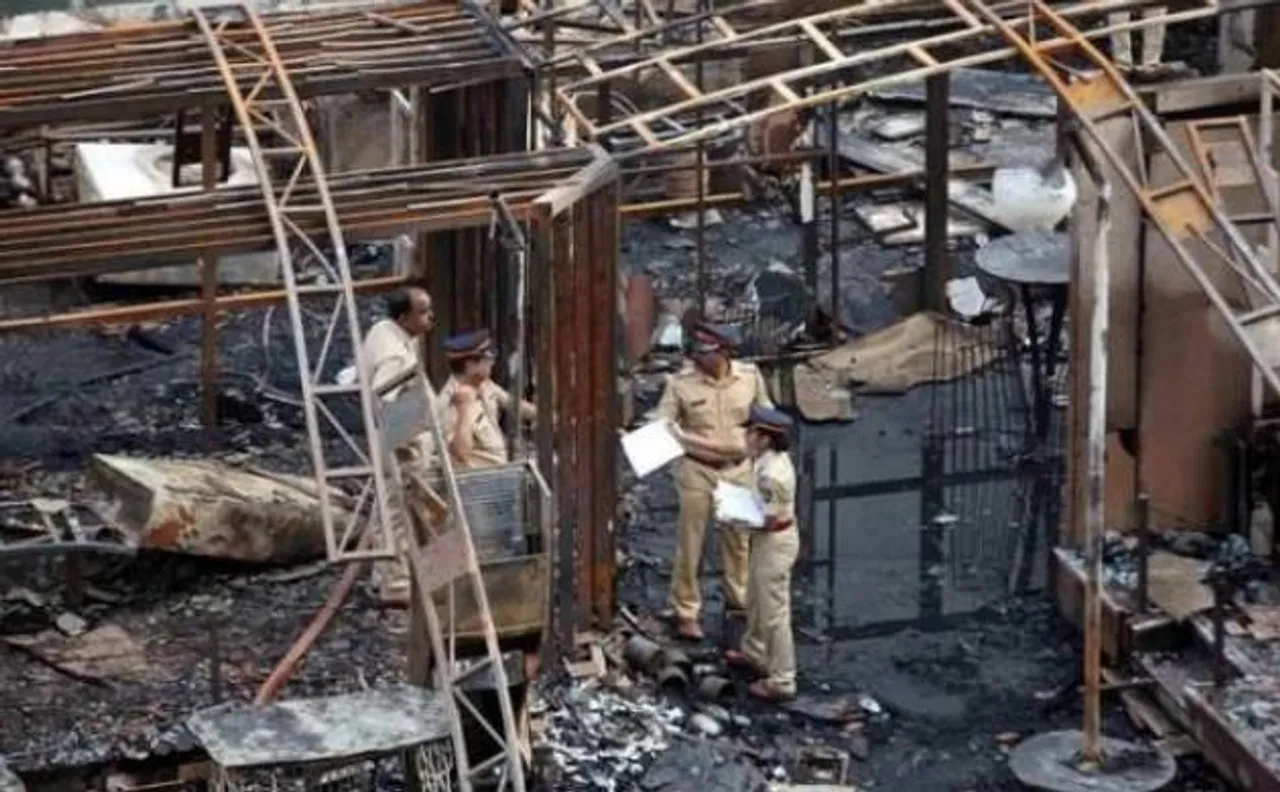 मुंबई पब हादसा: मोजो बिस्ट्रो रेस्टोरेंट का मालिक गिरफ्तार, पुलिस ने जारी किया था लुकआउट नोटिस