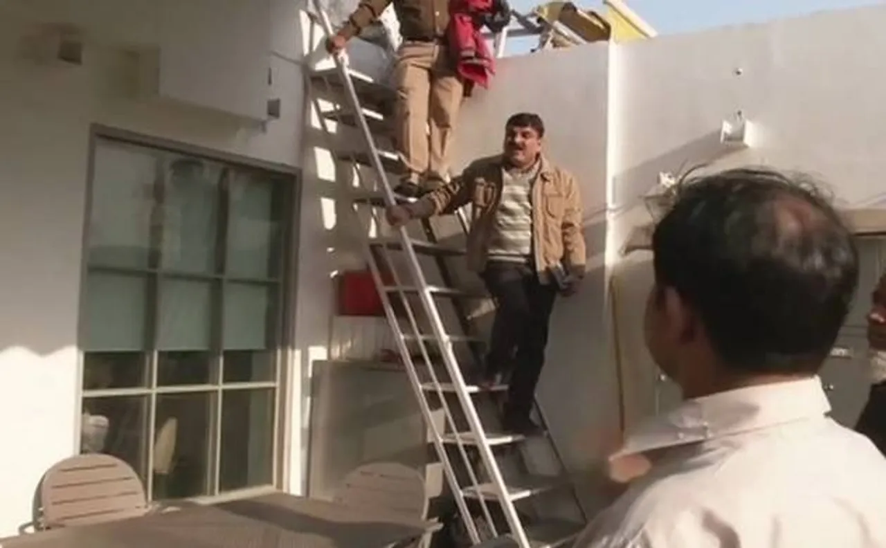 खान मार्केट में 30 से ज्यादा रेस्टोरेंट्स पर निगम की कार्रवाई, अधिकारियों ने किए सील