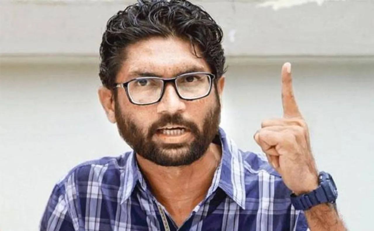 'हुंकार रैली' में मेवाणी का मोदी सरकार पर निशाना, कहा- 'हम जोड़ने वाले हैं तोड़ने वाले नहीं'