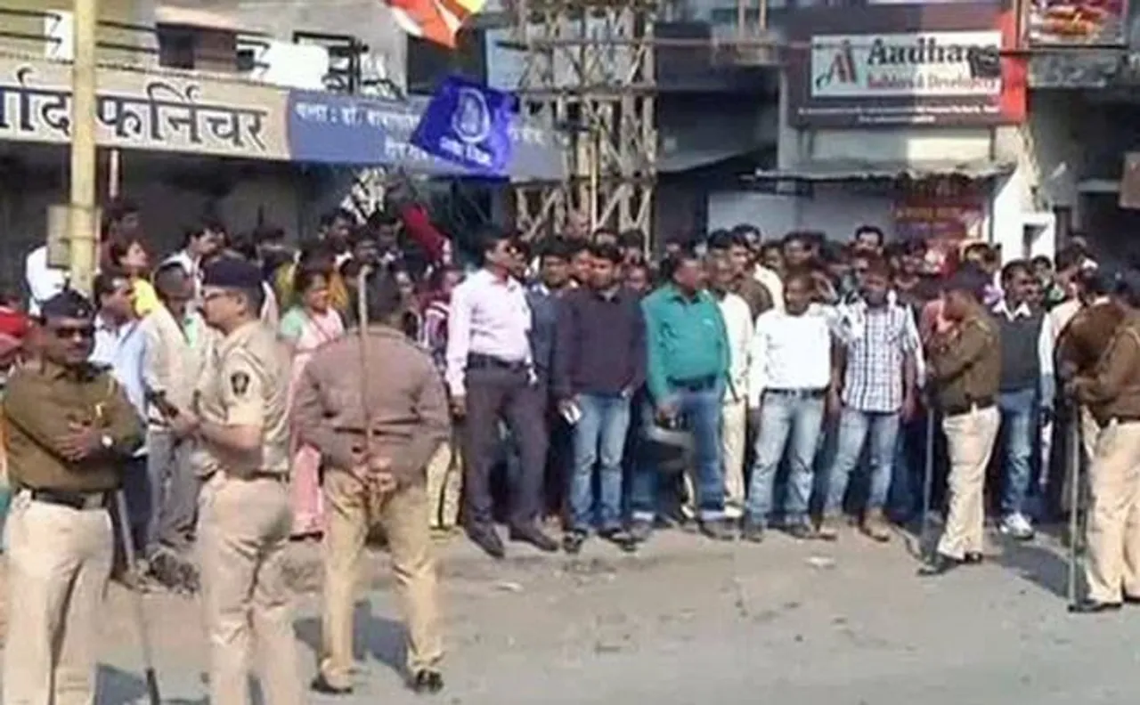 भीमा-कोरेगांव हिंसा मामले में पुलिस ने 51 लोगों को किया गिरफ्तार, 3 नाबालिग भी शामिल