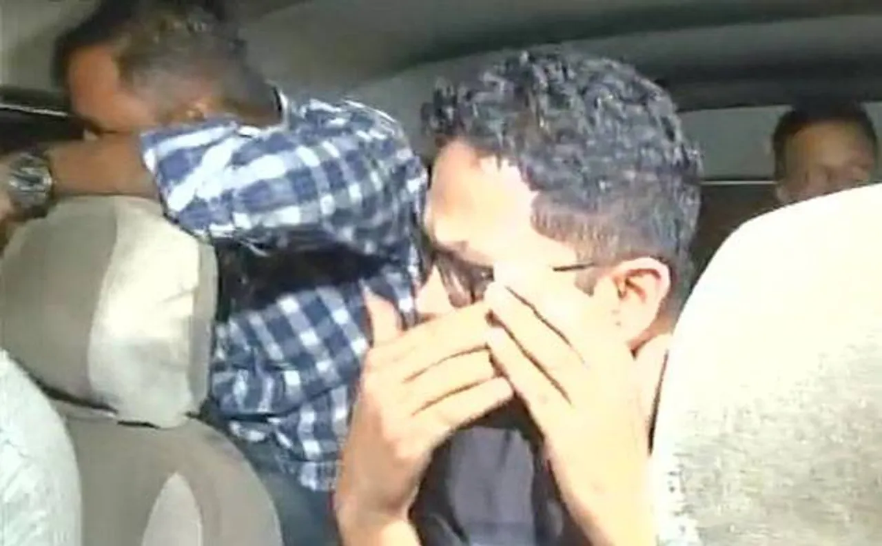 कमला मिल हादसा: मुंबई पुलिस ने '1एबव' पब के मालिक सांघवी बंधु समेत तीन को किया गिरफ्तार