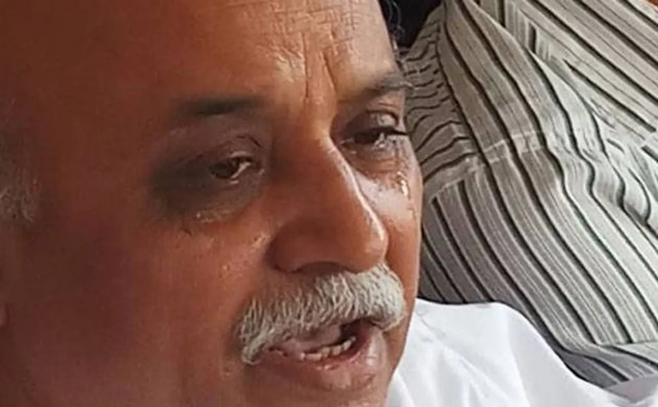 मीडिया के सामने रोने लगे तोगड़िया, कहा- मुझे मुठभेड़ में ढेर करने की थी साजिश