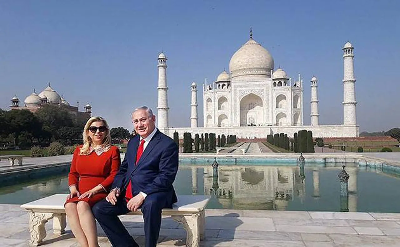 मोदी-योगी पर अखिलेश का तंज, कहा- मोहब्बत क्या जाने जो हैं अकेले इस जमाने में