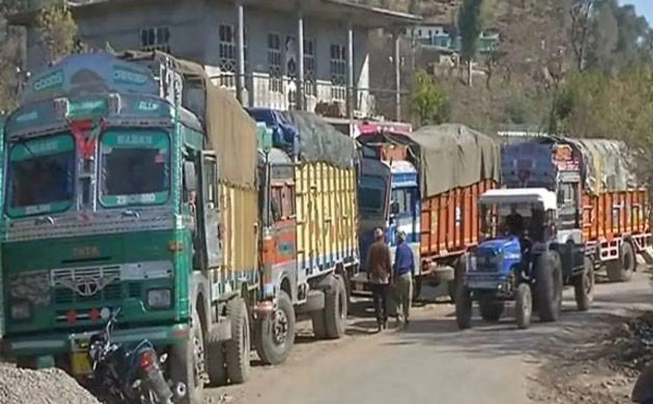 जम्मू-कश्मीर: सीजफायर उल्लंघन का कारोबार पर भी असर, LoC पर ट्रेड बंद