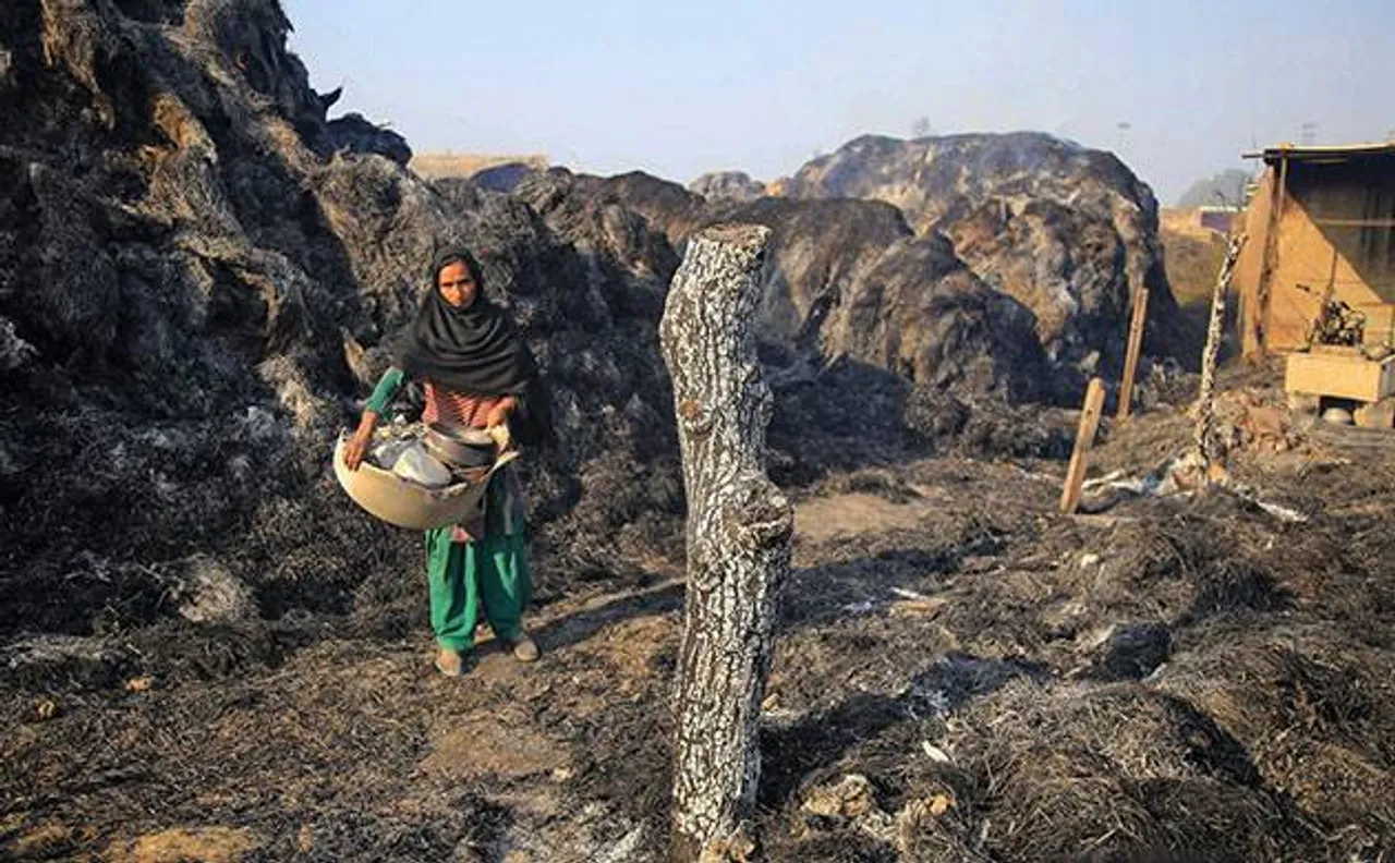 जम्मू-कश्मीर: पाकिस्तान की गोलीबारी में एक जवान शहीद, 3 की मौत, 10,000 लोग हुए बेघर