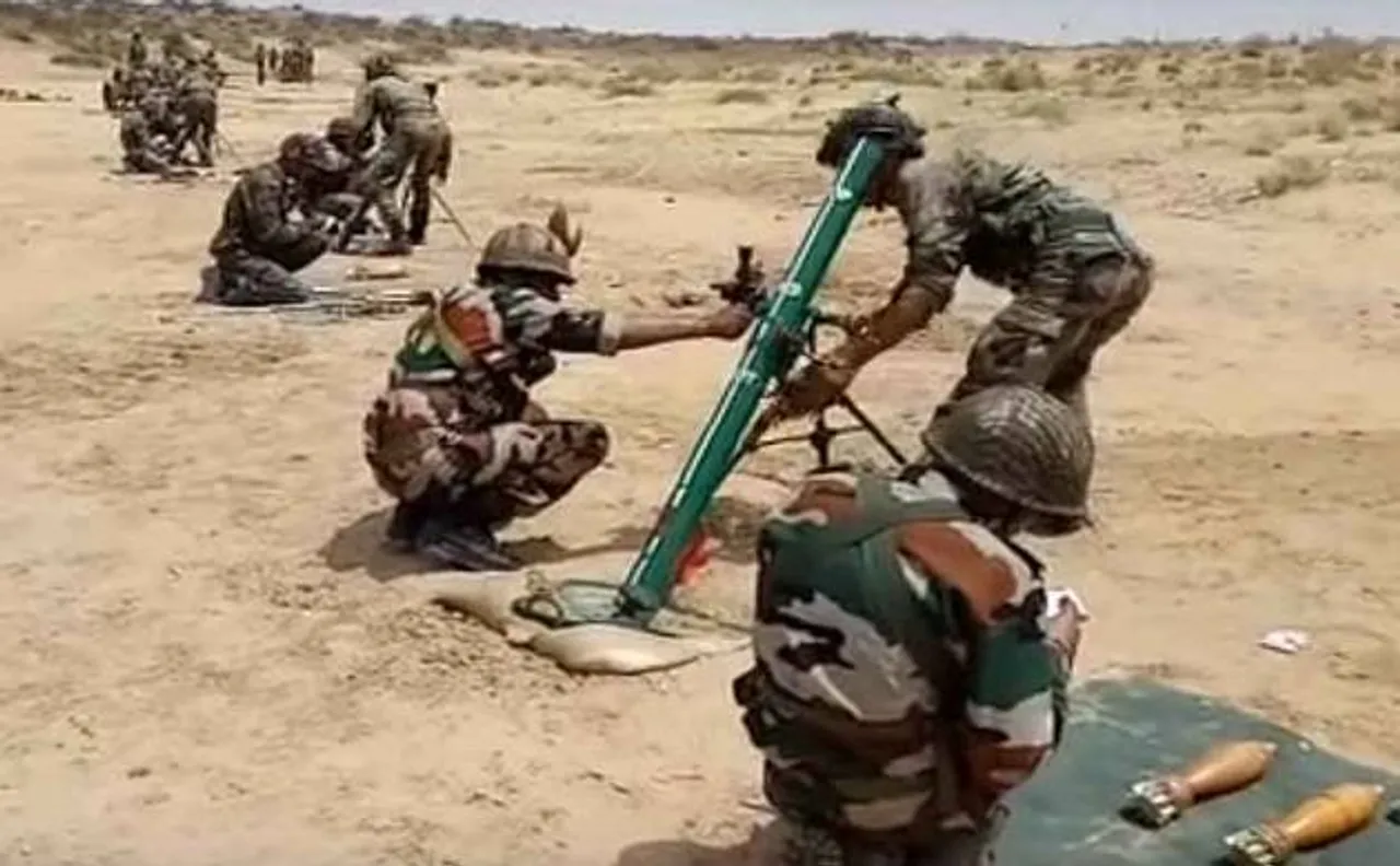 पाकिस्तान को करारा जवाब, बीएसएफ ने 9000 गोले दागकर दुश्मनों के चौकियों और तेल डिपो को उड़ाया