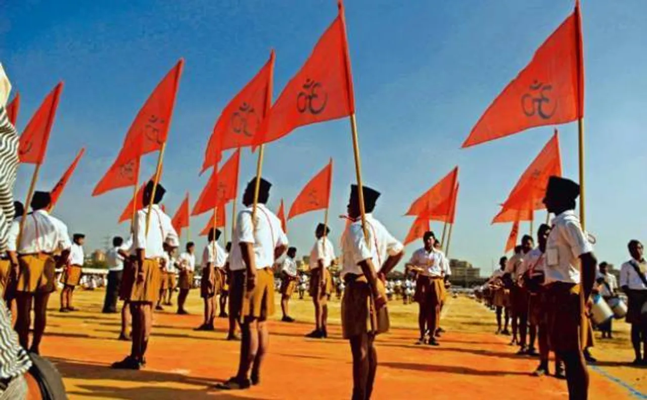 बिहार में RSS कार्यकर्ताओं ने कर्पूरी ठाकुर की प्रतिमा को भगवा किया, राजद ने जताया विरोध