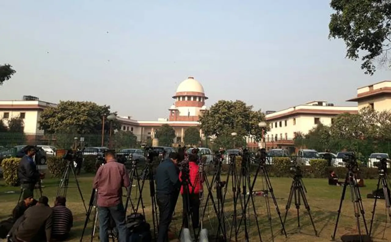 पद्मावत विवाद: सुप्रीम कोर्ट में 4 राज्यों और करणी सेना के खिलाफ अवमानना याचिका, सोमवार को होगी सुनवाई