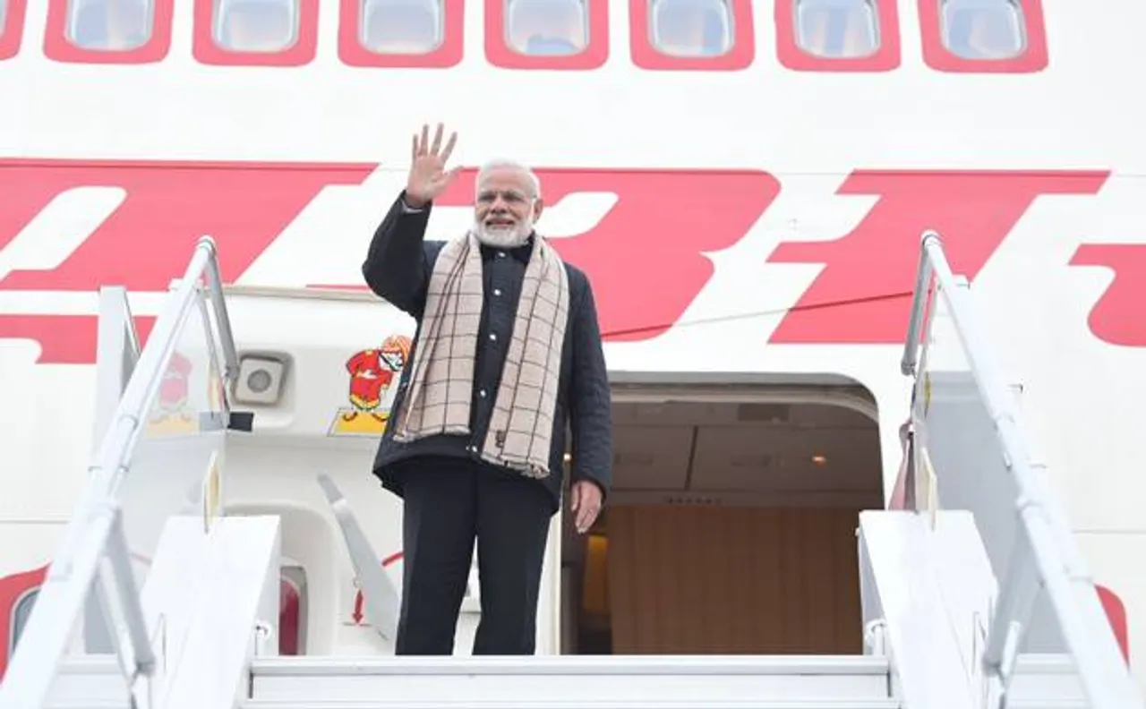 PMO को CIC का आदेश, PM के साथ विदेश जाने वालों का नाम करें सार्वजनिक