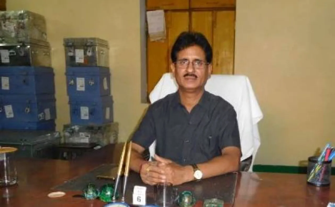 कासगंज हिंसा: DM बोले- छत से चली गोली से हुई चंदन की मौत, जांच जारी