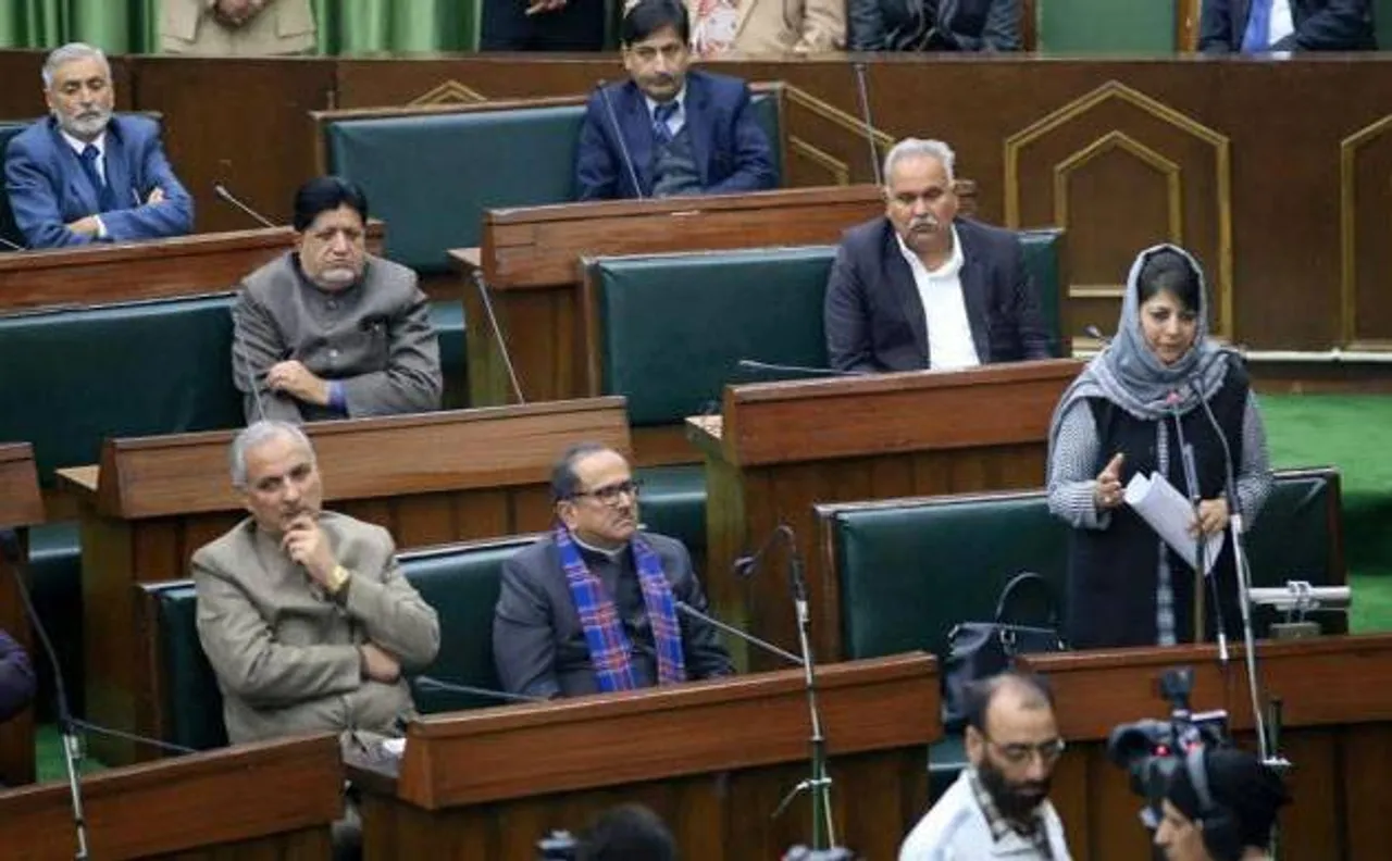 शोपियां मामला: BJP विधायक ने की सेना के जवान के खिलाफ दर्ज FIR वापस लेने की मांग