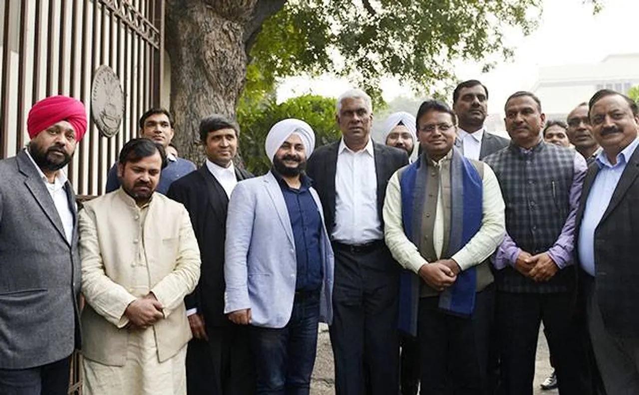 आप MLA की अयोग्यता पर दिल्ली HC ने चुनाव आयोग से मांगा जवाब