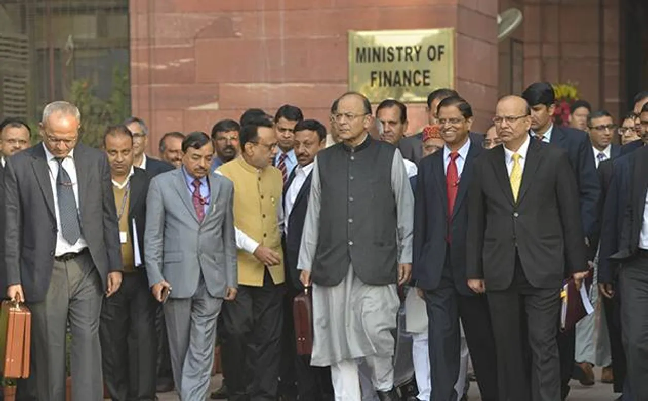Budget 2018: राष्ट्रपति, उप-राष्ट्रपति की सैलरी बढ़ी, सासंदों पर होगा विचार