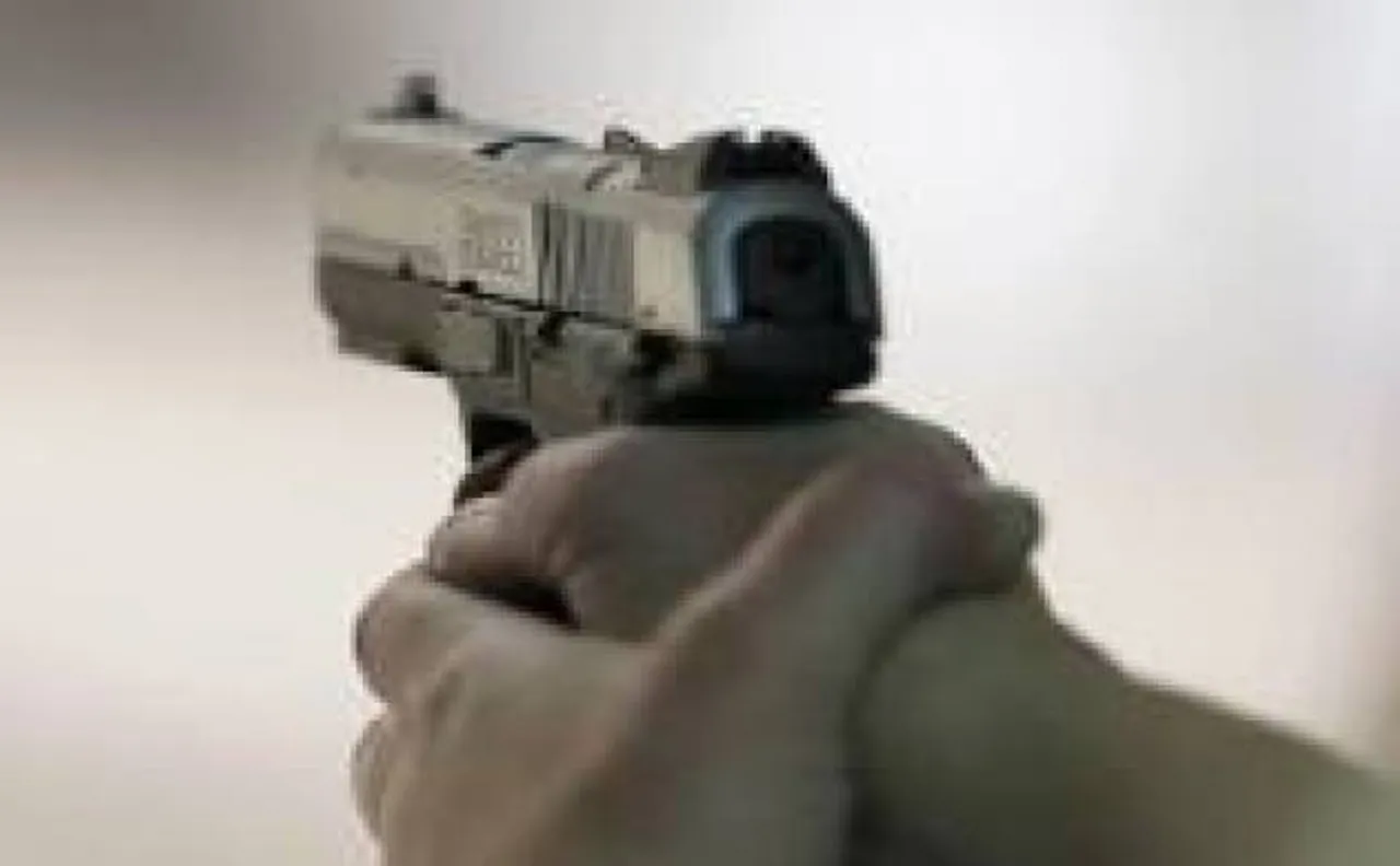 गाजियाबादः तीन मुठभेड़ में चार बदमाश गिरफ्तार, दो पुलिसकर्मी घायल