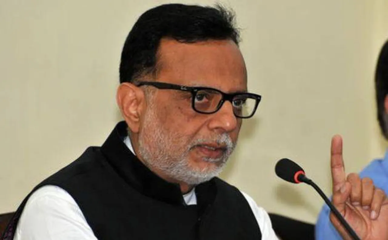 LTCG टैक्स नहीं वैश्विक कारणों से टूट रहा शेयर बाजार, लगातार दूसरे दिन भी 300 अंक फिसला सेंसेक्स