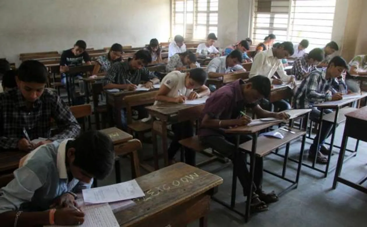 UP board exam: मंगलवार से शुरू होंगी क्लास 10 और 12 की परीक्षा, 67 लाख छात्र लेंगे हिस्सा