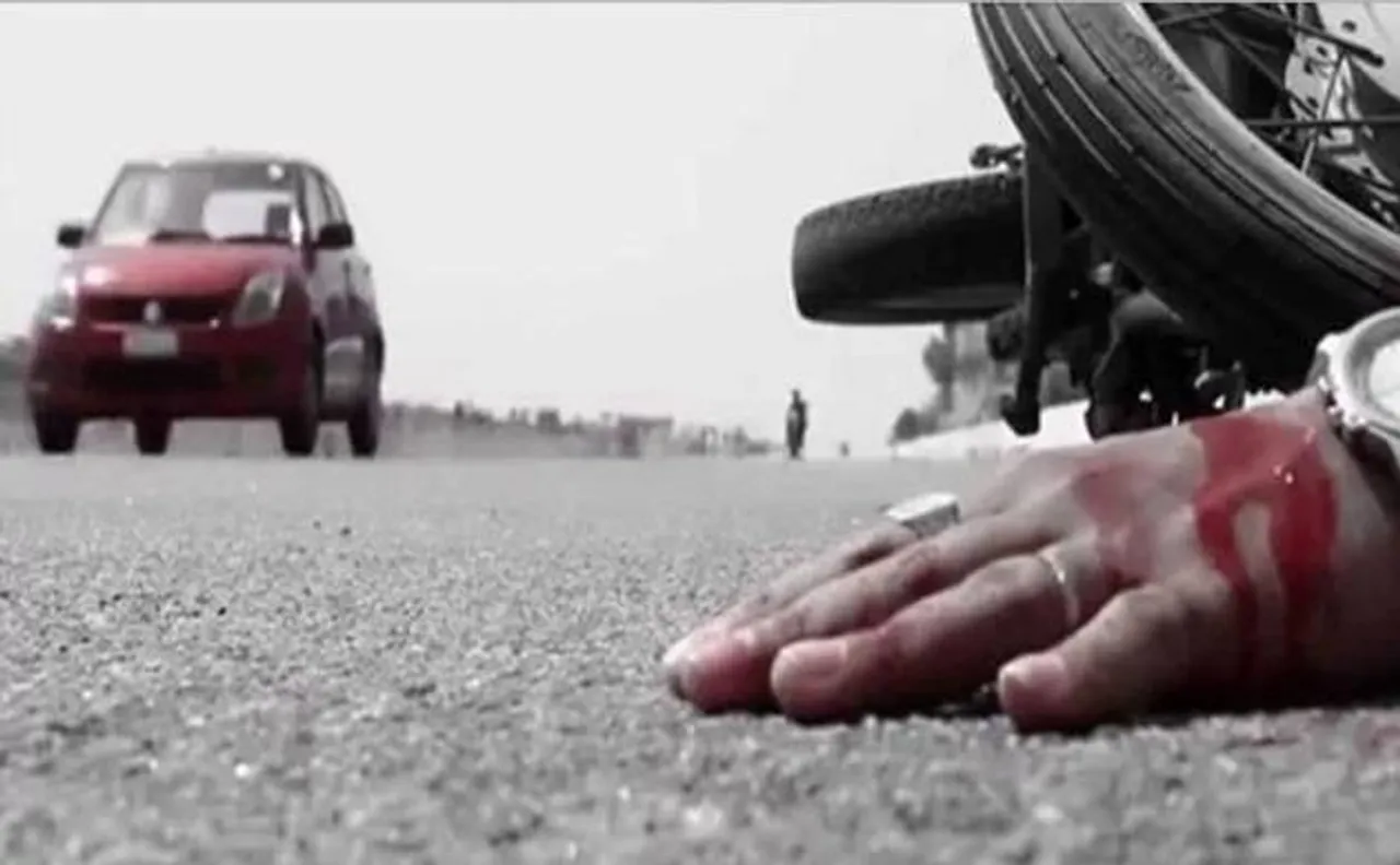 जयपुर: बेकाबू तेज रफ्तार कार ने गाड़ियों और बाइक को रौंदा, 2 की मौत 4 घायल