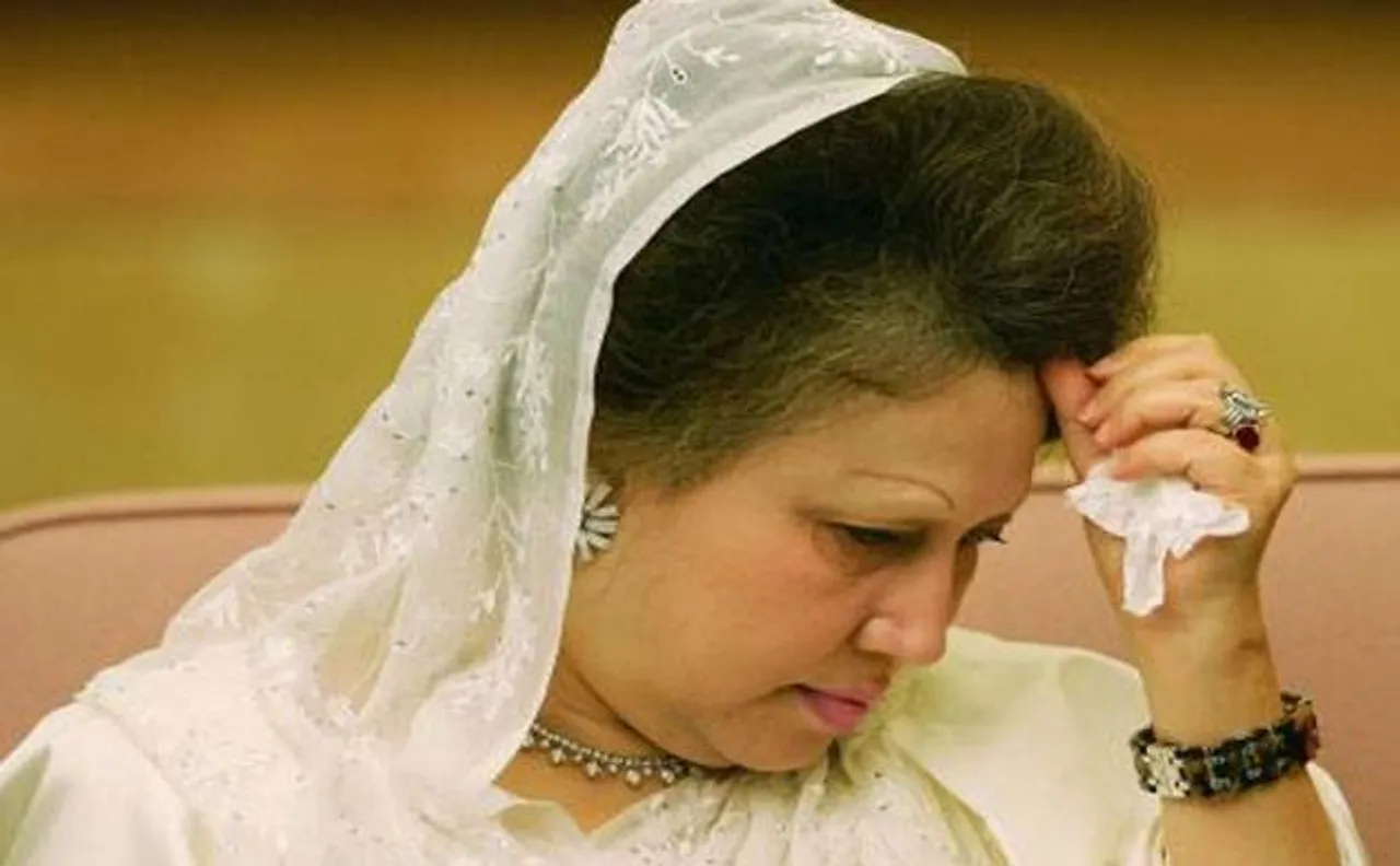 बांग्लादेश की विपक्ष की नेता खालिदा जिया को भ्रष्टाचार मामले में 5 साल की जेल