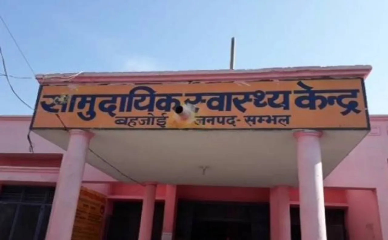 UP: हॉस्पिटल ने नहीं दी एंबुलेंस, गरीब परिवार ने बाइक पर ढोया बेटे का शव