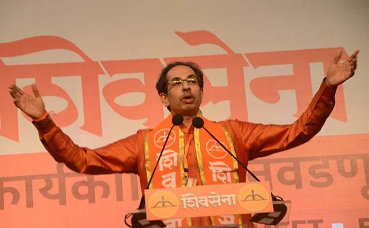 PNB घोटाला: शिवसेना ने सरकार से पूछा, कैसे भाग गया 'घोटालेबाज' नीरव मोदी?