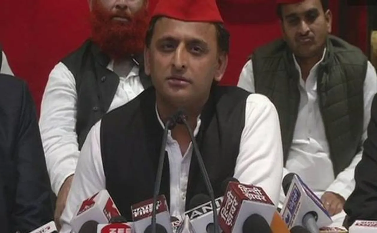 गोरखपुर-फूलपुर लोकसभा उपचुनाव पर बोले अखिलेश, चाय-पकौड़ों मे भटका कर मुद्दो से भाग रही बीजेपी