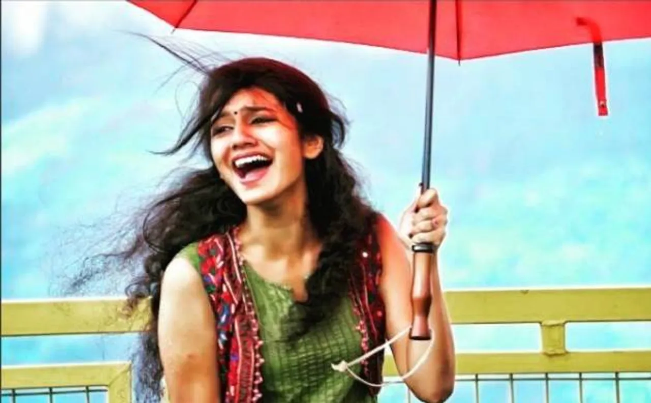 इंटरनेट सेंसेशन प्रिया प्रकाश वारियर ने सुप्रीम कोर्ट से राहत मिलने पर दिया ये रिएक्शन