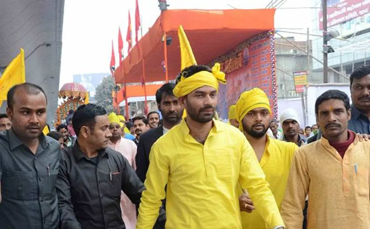 लालू के बेटे तेज प्रताप ने कहा- आवास में नीतीश-मोदी ने छोड़ा 'भूत'