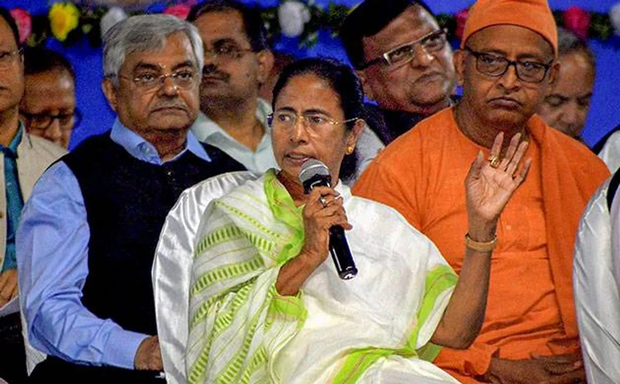 पश्चिम बंगाल: RSS के स्कूलों के खिलाफ एक्शन लेगी ममता सरकार, 'लाठी चलाना' सिखाने का है आरोप