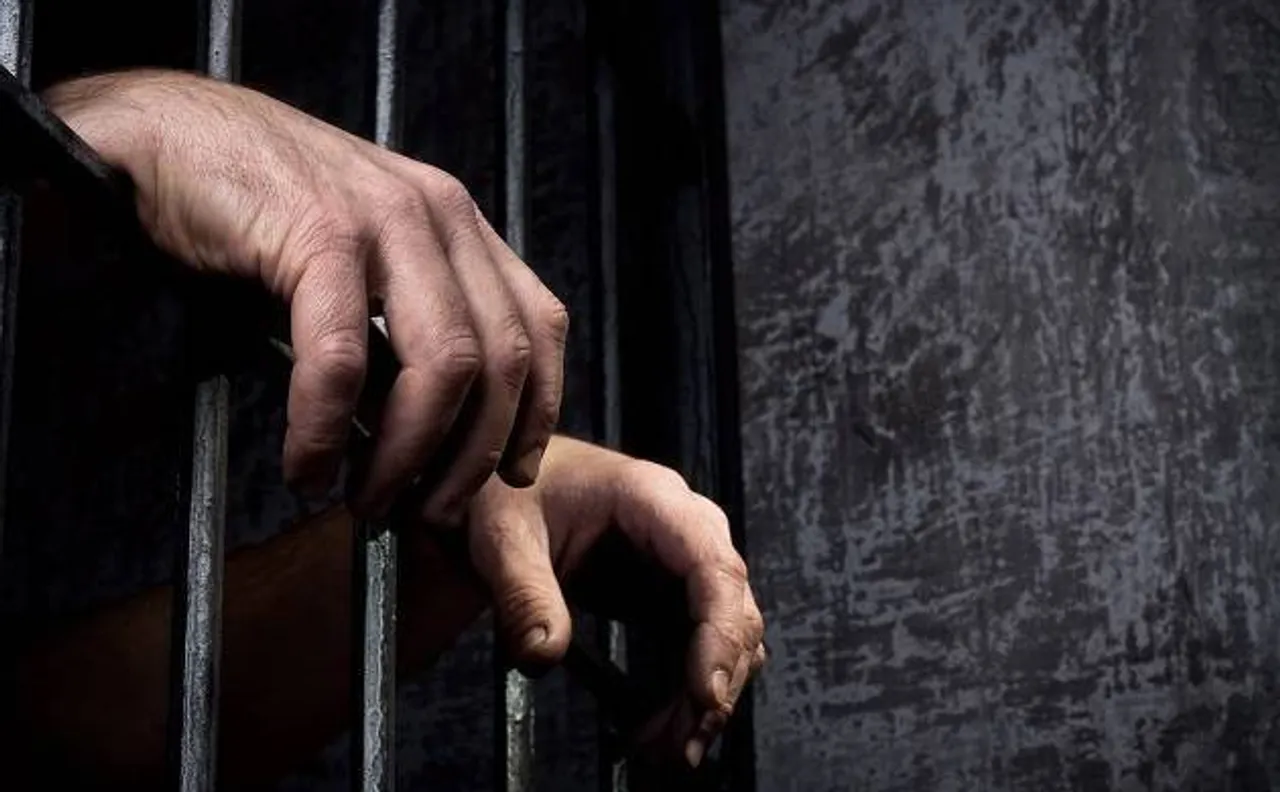 बिहार: बोर्ड परीक्षा का पेपर लीक, पुलिस ने दो को गिरफ्तार किया, मोबाइल जब्त