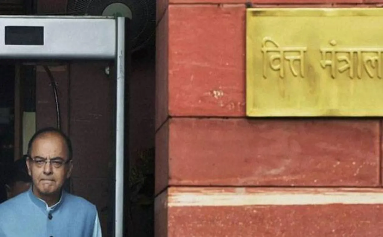 वित्त मंत्रालय का सरकारी बैंकों को निर्देश, 50 करोड़ से अधिक के NPA की करें जांच, CBI को भी बताएं