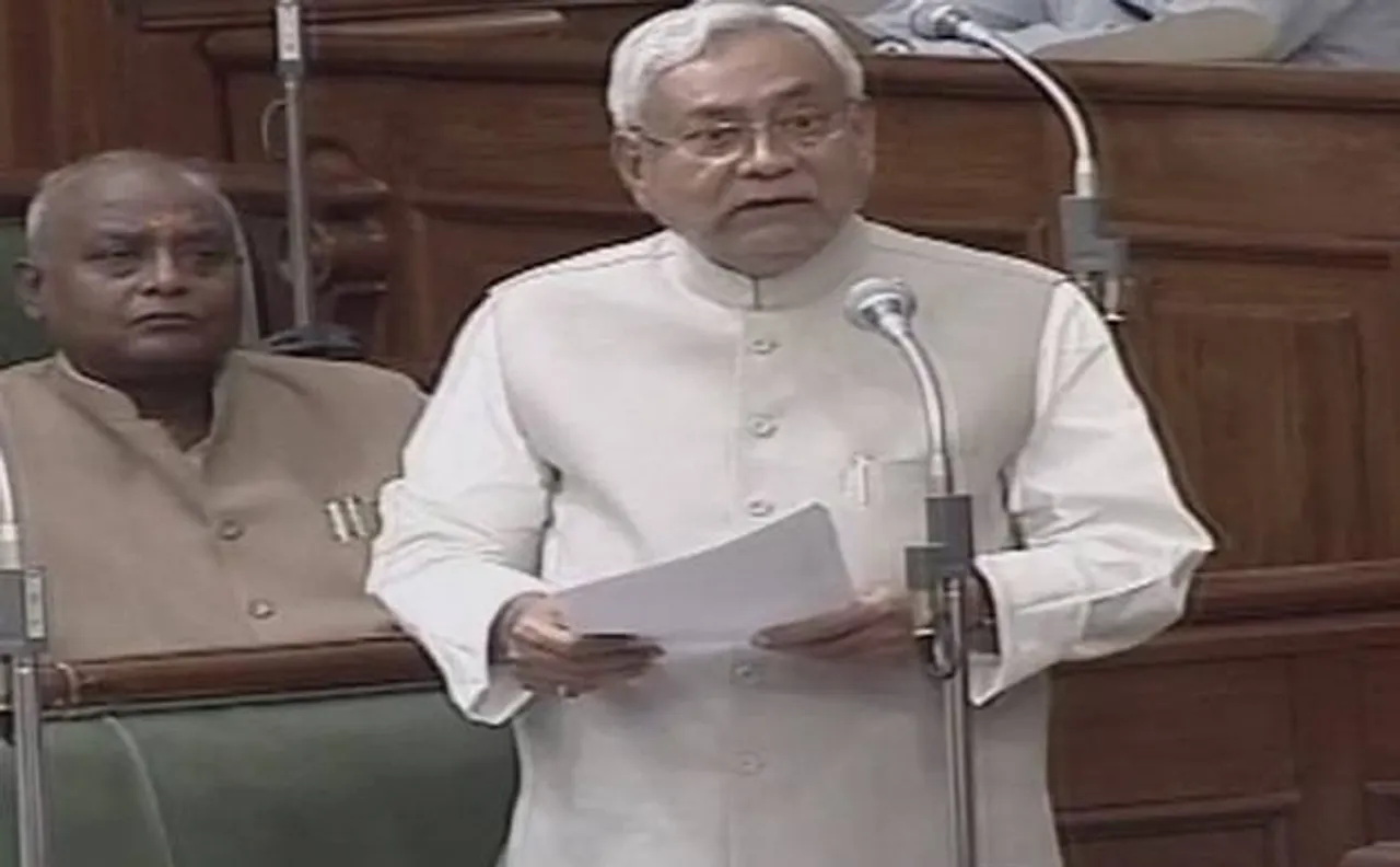 तेजस्वी के हर आरोप पर सीएम नीतीश का पलटवार, कहा - लालू जी बेटे को दें अभी और ट्रेनिंग