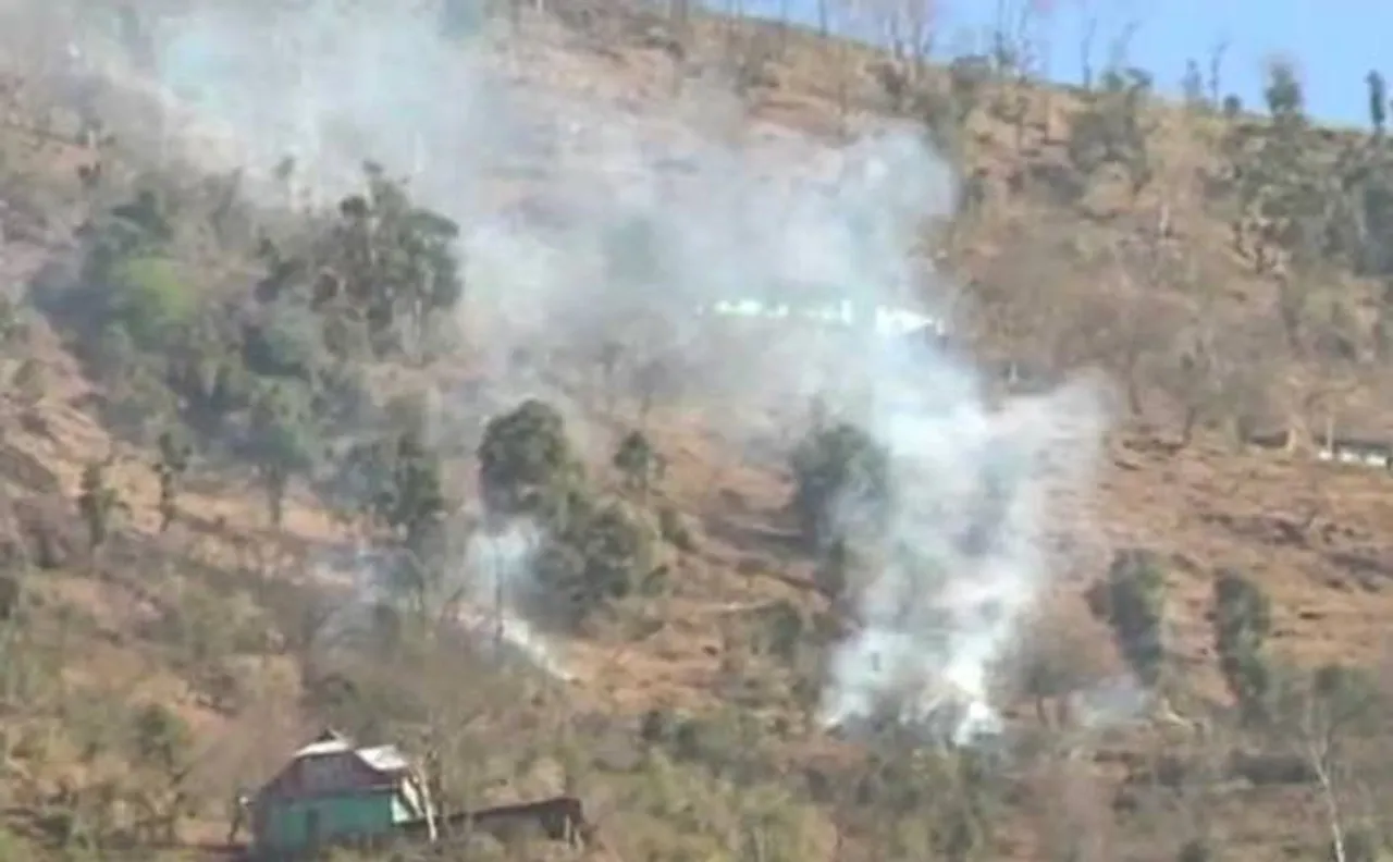 जम्मू-कश्मीर: पाक सेना ने किया LoC पर सीज़फायर का उल्लंघन, भारतीय सेना दे रही जवाब