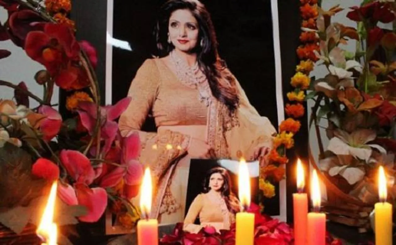 श्रीदेवी के पति बोनी कपूर ने हरिद्वार में अस्थियां की विसर्जित, मनीष मल्होत्रा-अनिल कपूर भी रहे मौजूद