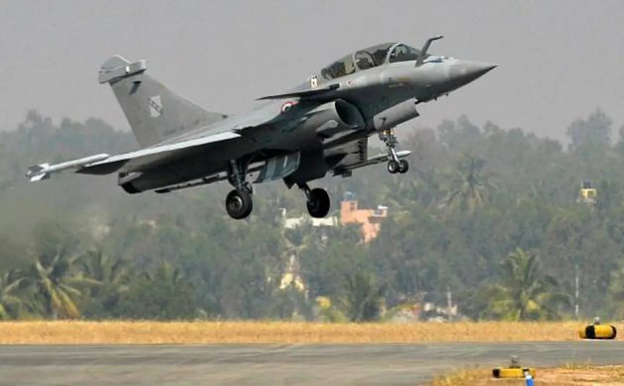 36 और राफेल विमान बेचना चाहता है फ्रांस, भारत ने साधी चुप्पी