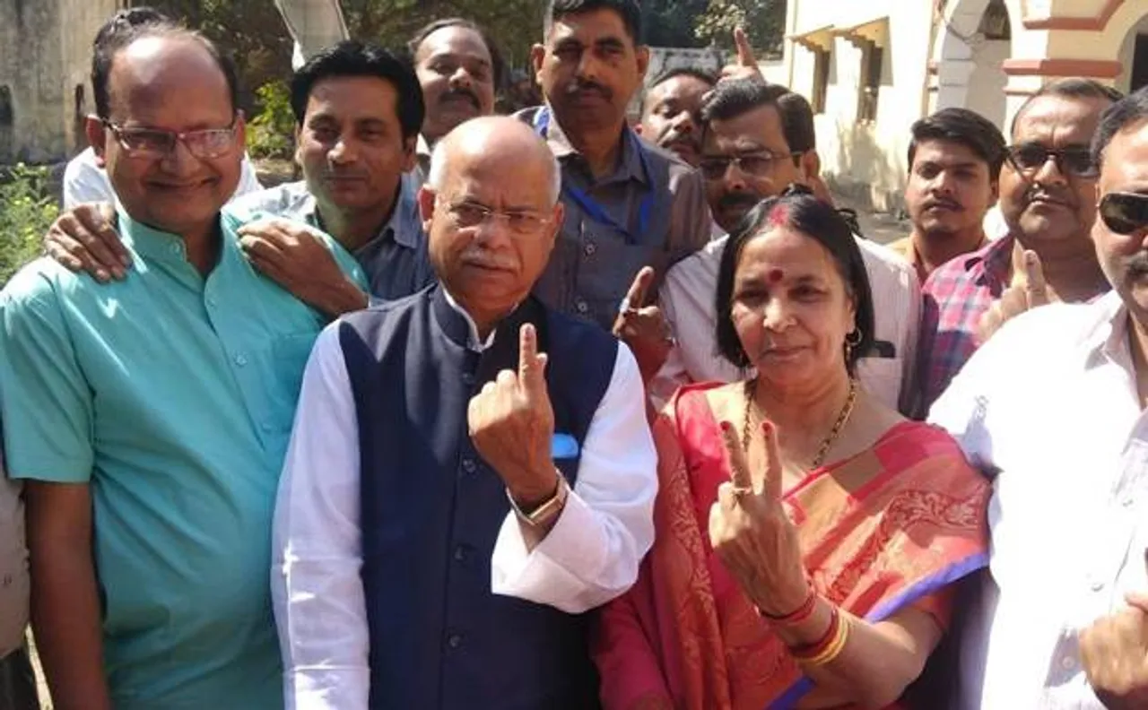 LIVE उपचुनावः शाम 5 बजे तक गोरखपुर में 43% और फूलपुर में 38% मतदान