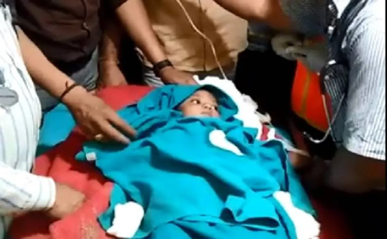 MP: बोरवेल में गिरा 4 साल का मासूम, 34 घंटे के रेस्क्यू ऑपरेशन के बाद बचाया