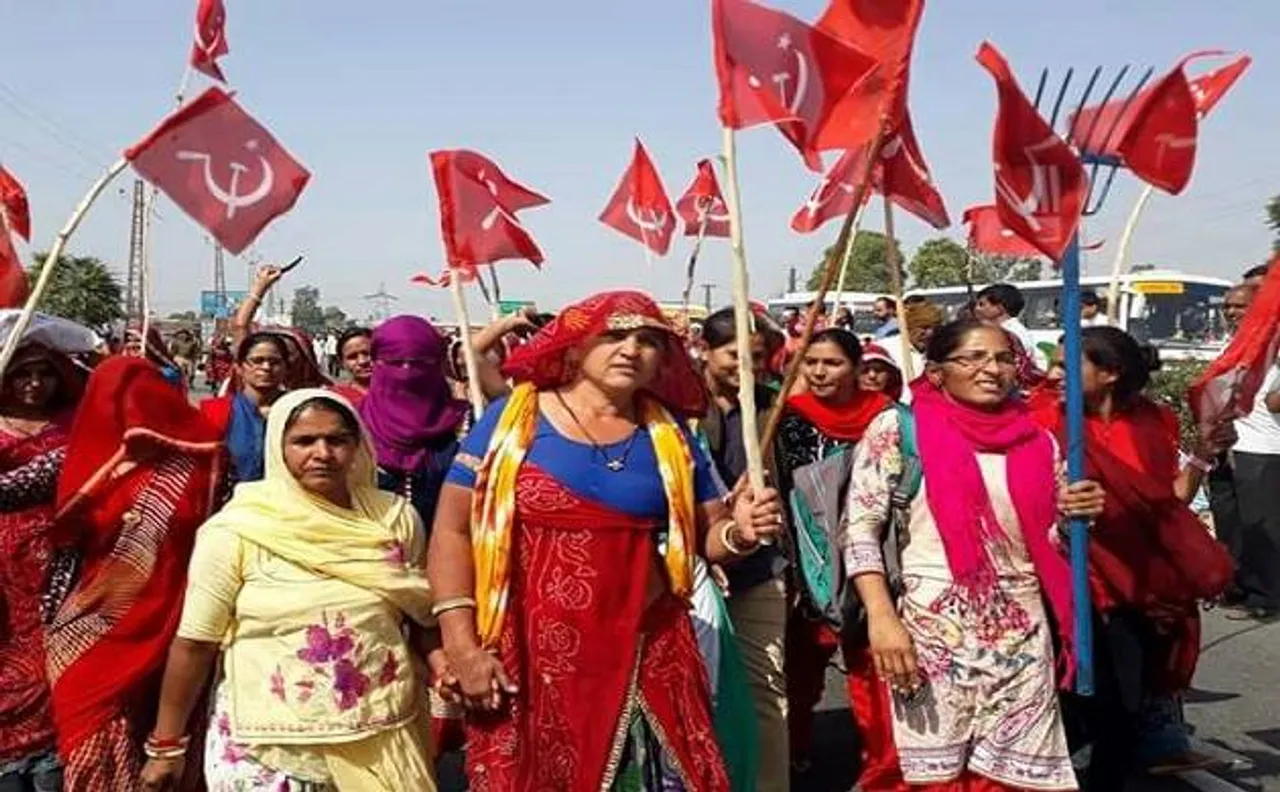 किसानों के आगे झुकी महाराष्ट्र सरकार, फडणवीस ने मानी अधिकतर मांगें