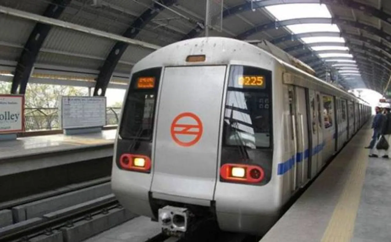छात्रों को सीएम अरविन्द केजरीवाल का तोहफा, आज दिखाएंगे पिंक मेट्रो लाइन को हरी झंडी
