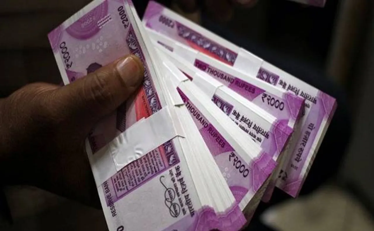नीरव मोदी-मेहुल चौकसी समेत 31 आर्थिक अपराधी देश से फरार हो चुके हैं: सरकार