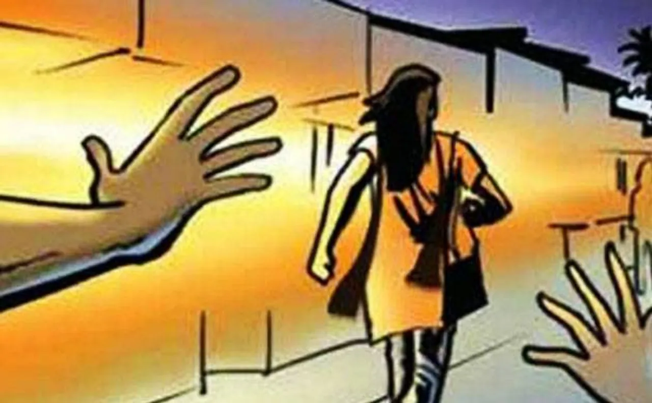 यूपी में चलती जीप में दो महिलाओं के साथ गैंगरेप, आरोपी फरार