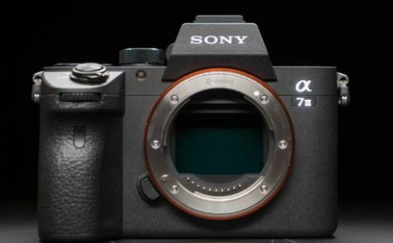 SONY ने 'फुल फ्रेम मिररलेस कैमरा' का नया मॉडल किया लॉन्च, जानिये कीमत और फीचर्स
