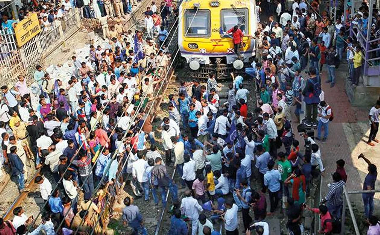 मुंबई: रेलवे में नौकरी की मांग कर रहे छात्रों ने वापस लिया आंदोलन