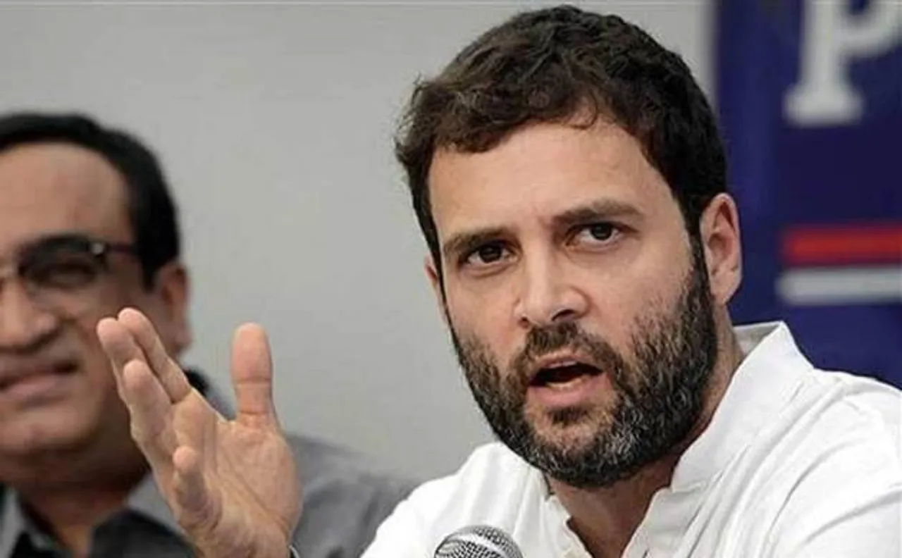 फेसबुक डेटा लीक: राहुल का हमला, कहा- कोर्ट में मामले लंबित, जज नहीं, कानून मंत्री फर्जी खबर फैलाने में व्यस्त