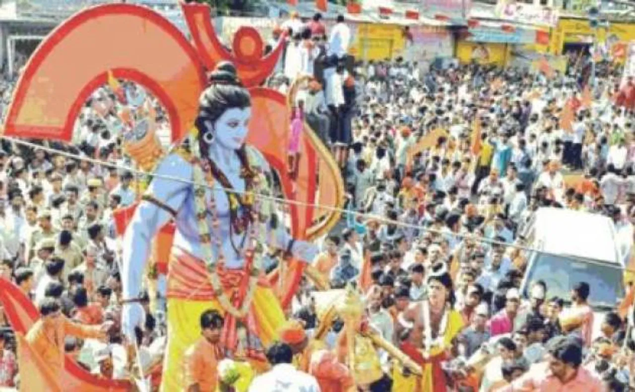 रामनवमी : बंगाल में बच्चों ने हथियारों के साथ रैली निकाली